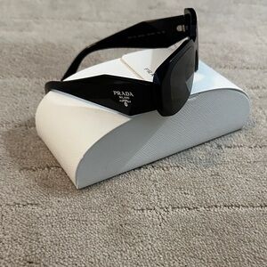 Prada Black Designer Sunglasses in good used condition